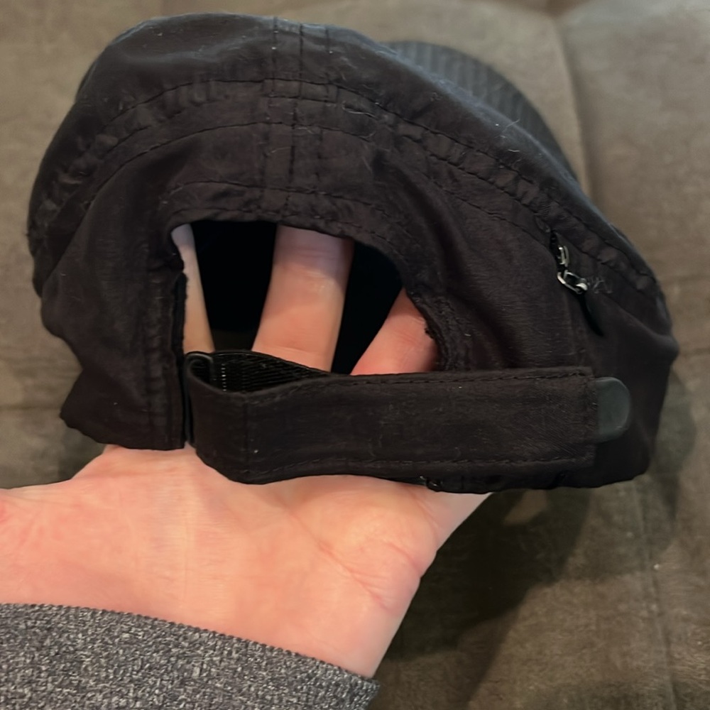 Lululemon hat - Picture 2 of 5